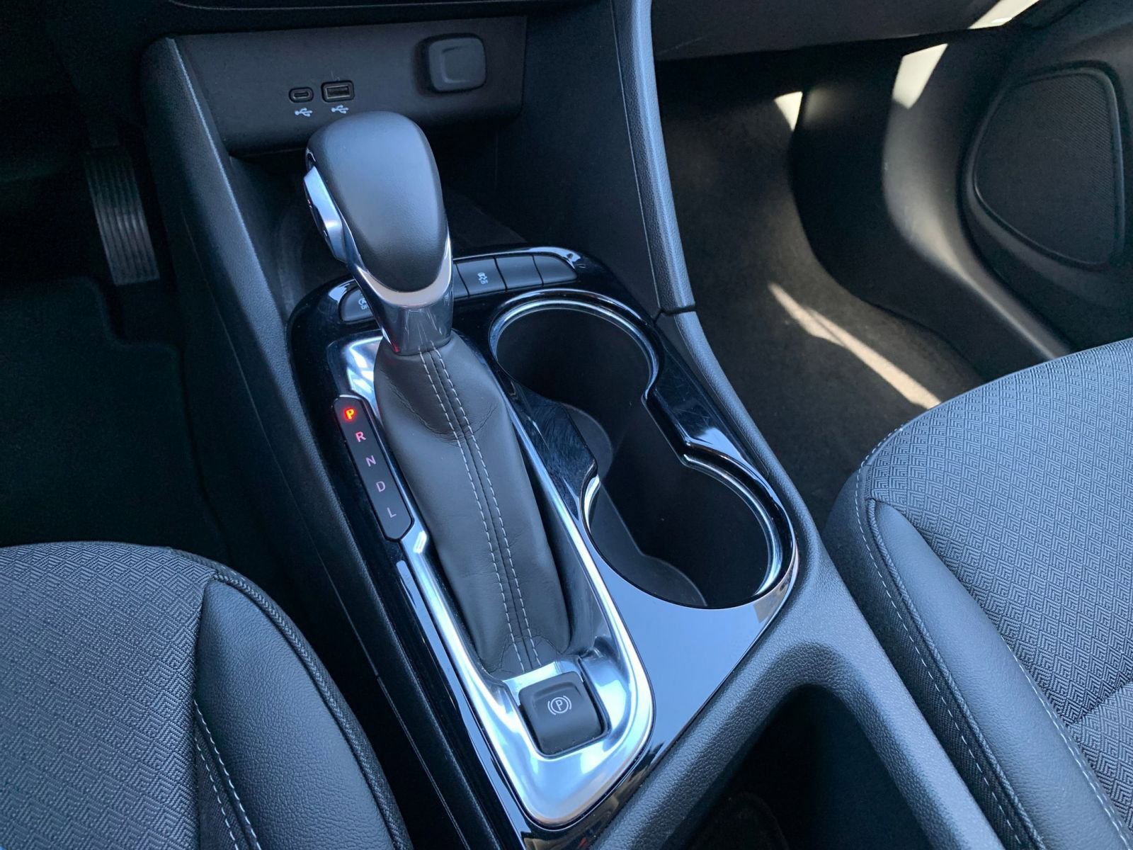 Used 2025 Buick Encore GX Preferred image 40