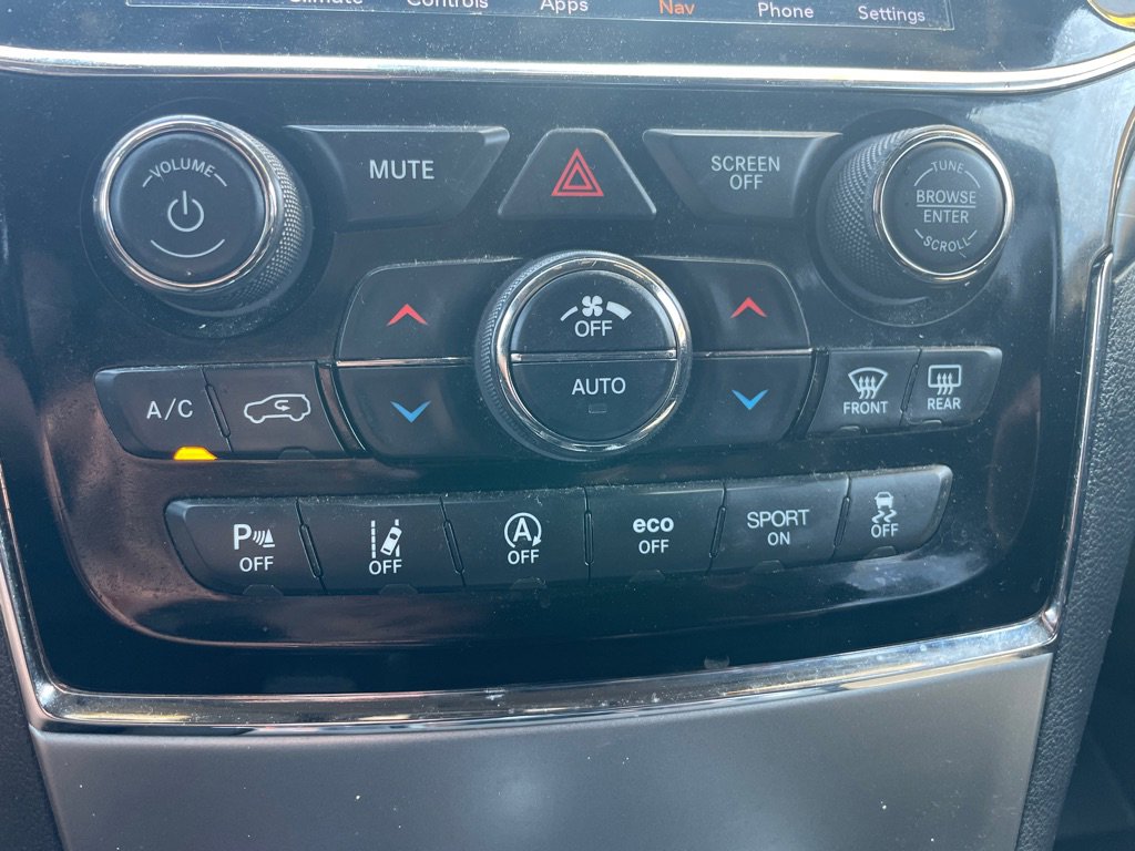 Used 2020 Jeep Grand Cherokee Altitude image 26