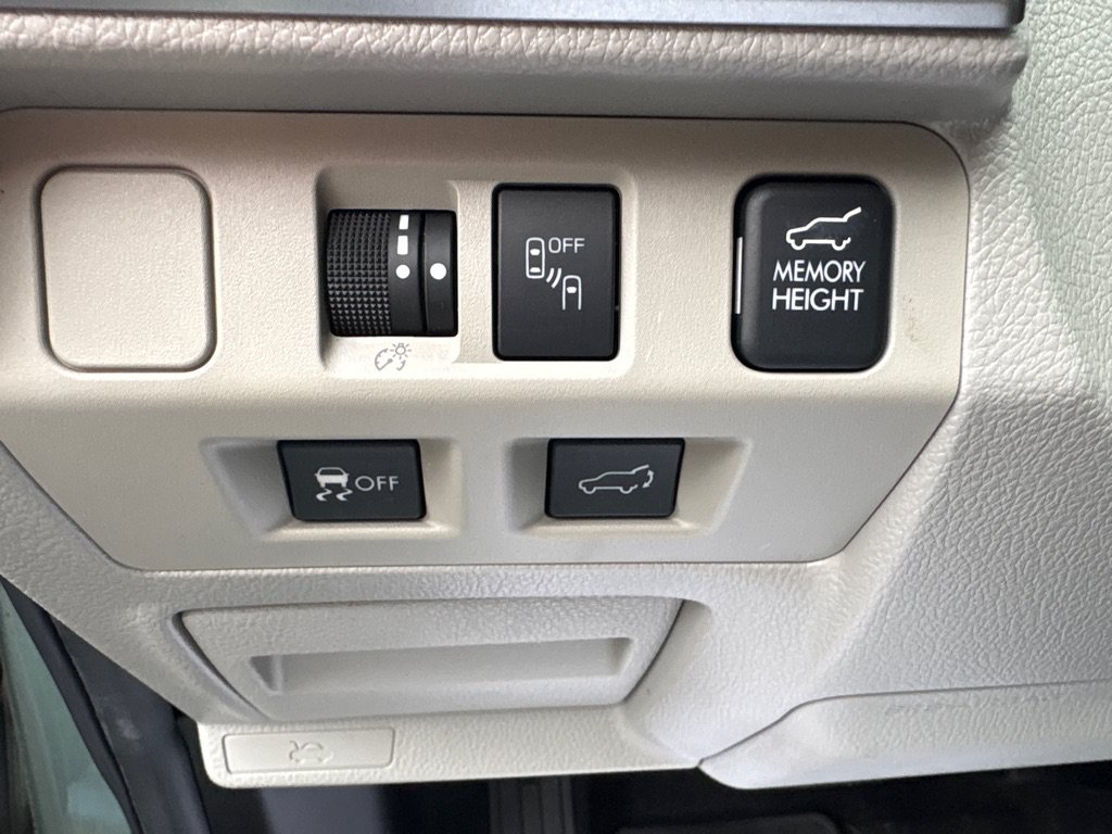 Used 2018 Subaru Forester 2.5i Limited AWD/4WD image 18