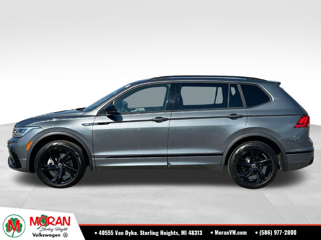 Used 2024 Volkswagen Tiguan SE R-Line AWD/4WD image 2