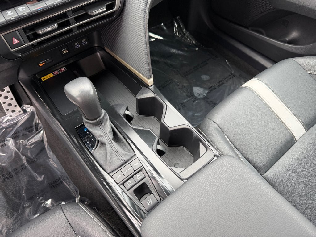 Used 2025 Toyota Camry SE FWD image 18