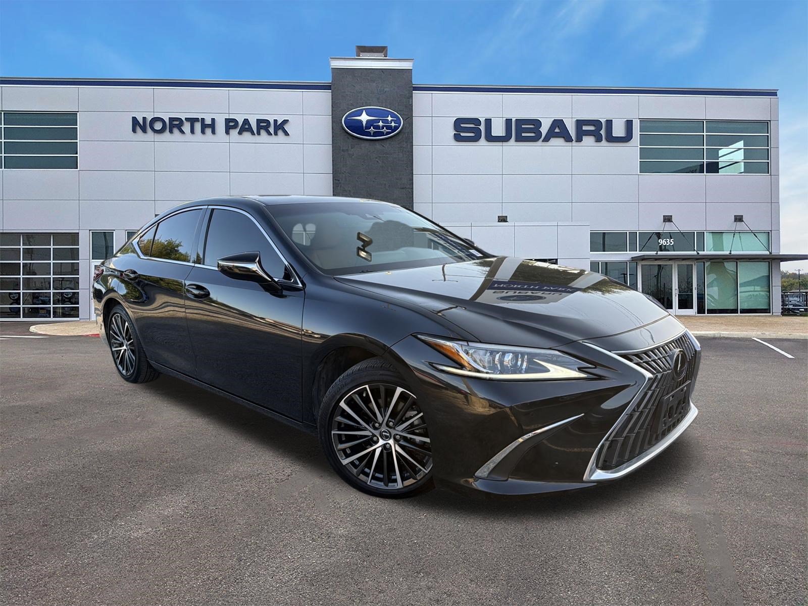 Used 2024 Lexus ES 350 w/ Premium Package FWD image 1