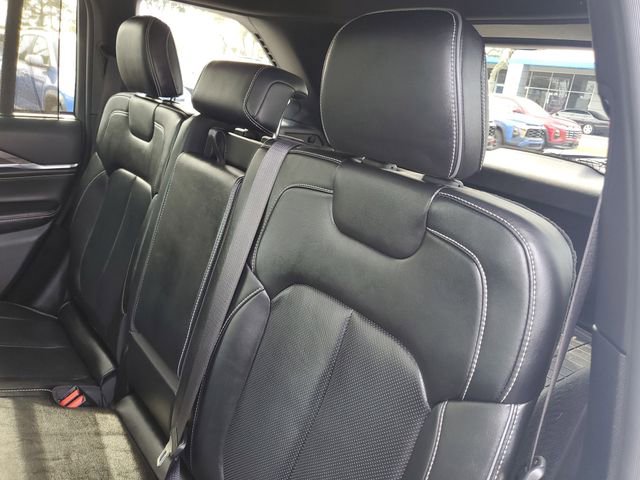 Used 2023 Jeep Grand Cherokee Overland w/ Luxury Tech Group IV image 9