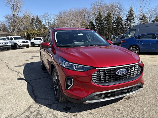 Certified 2023 Ford Escape Platinum w/ Class II Trailer Tow Package AWD/4WD image 12