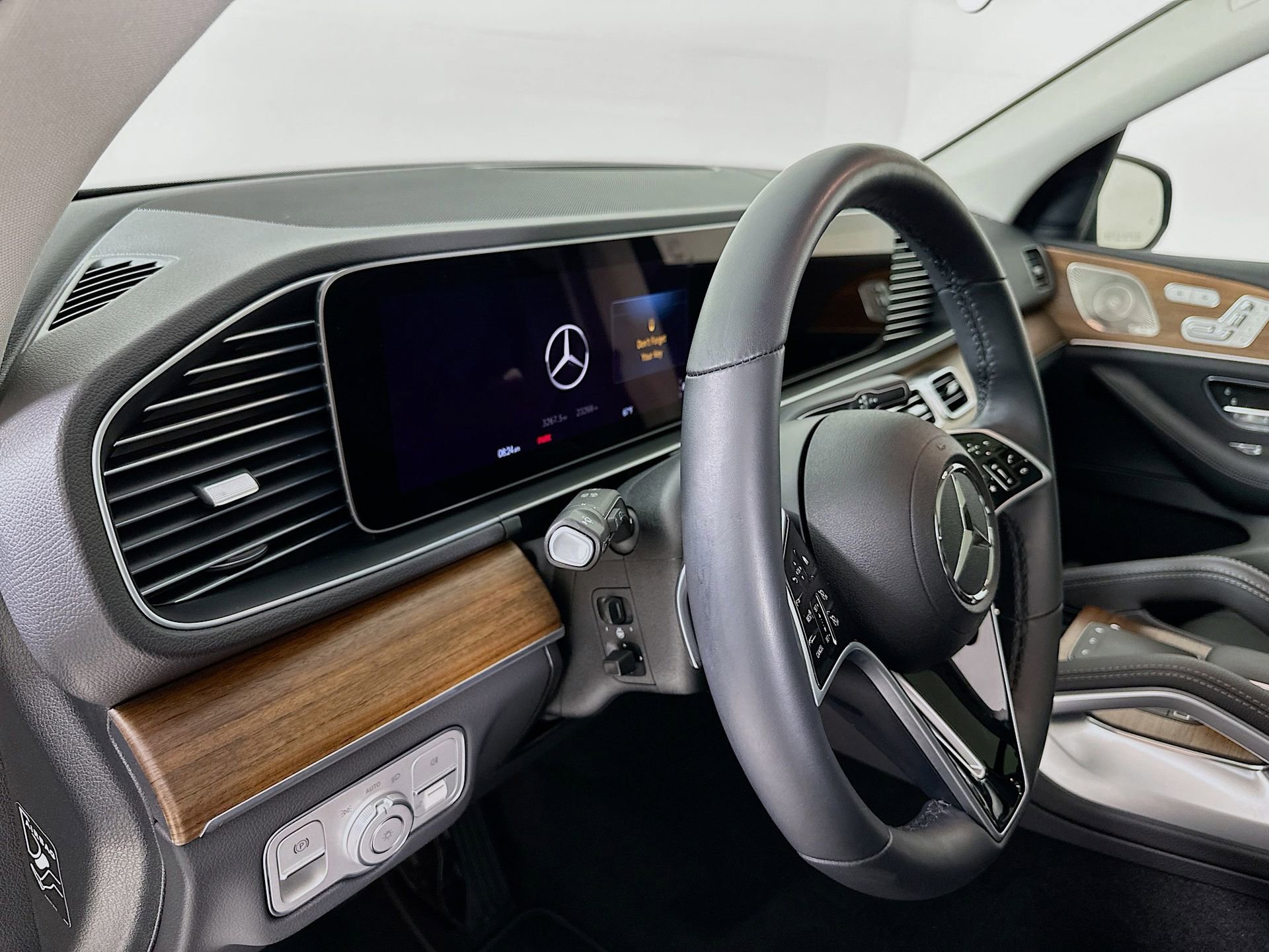 Certified 2025 Mercedes-Benz GLE 350 4MATIC image 10