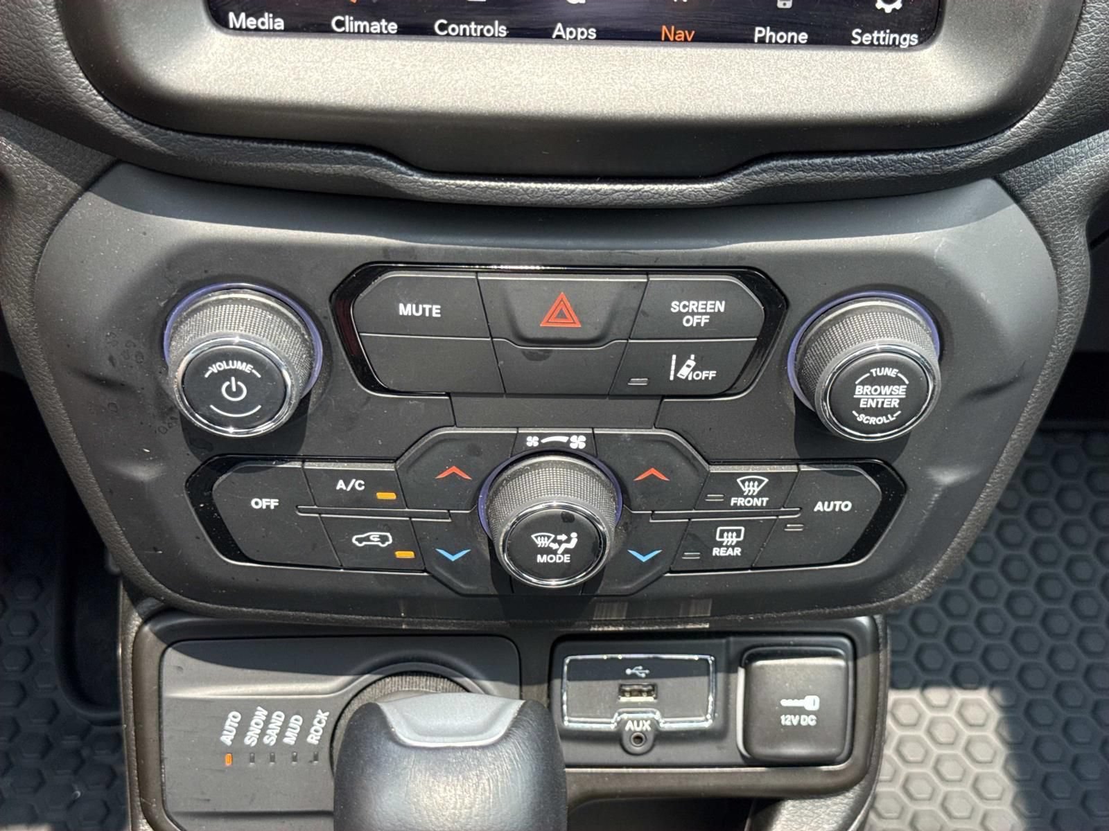 Used 2023 Jeep Renegade Trailhawk AWD/4WD image 12