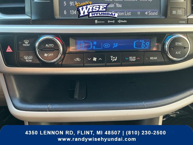 Used 2019 Toyota Highlander XLE FWD image 27