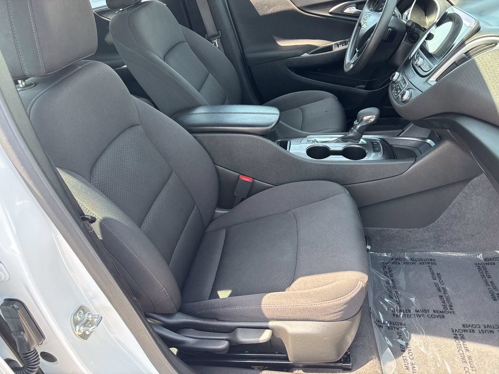 Used 2024 Chevrolet Malibu LT FWD image 33