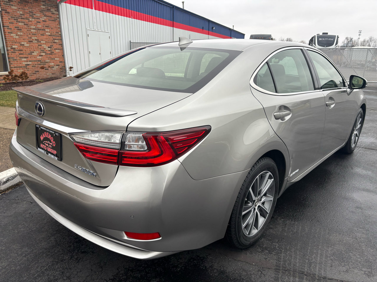 Used 2017 Lexus ES 300h image 3