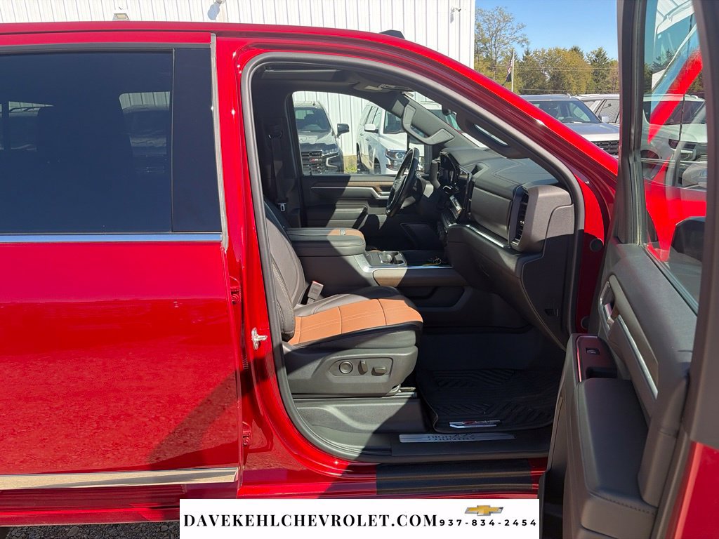 Used 2025 Chevrolet Silverado 3500 High Country w/ High Country Premium Package AWD/4WD image 27