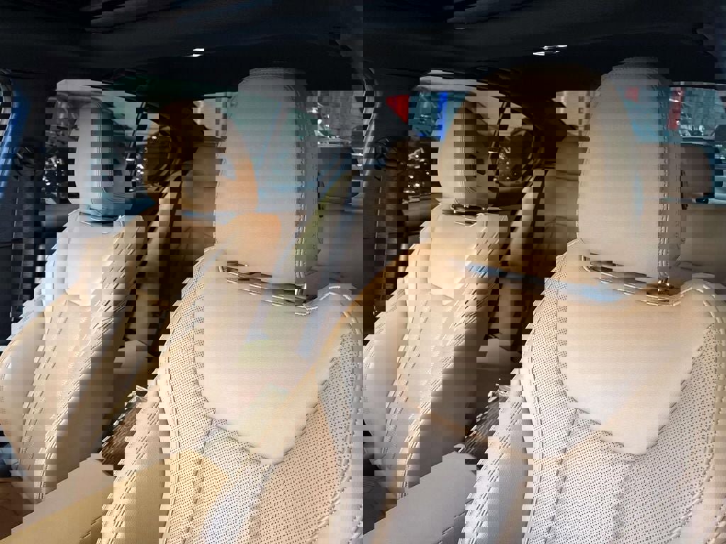 Used 2023 BMW 330i xDrive Sedan w/ Premium Package image 19