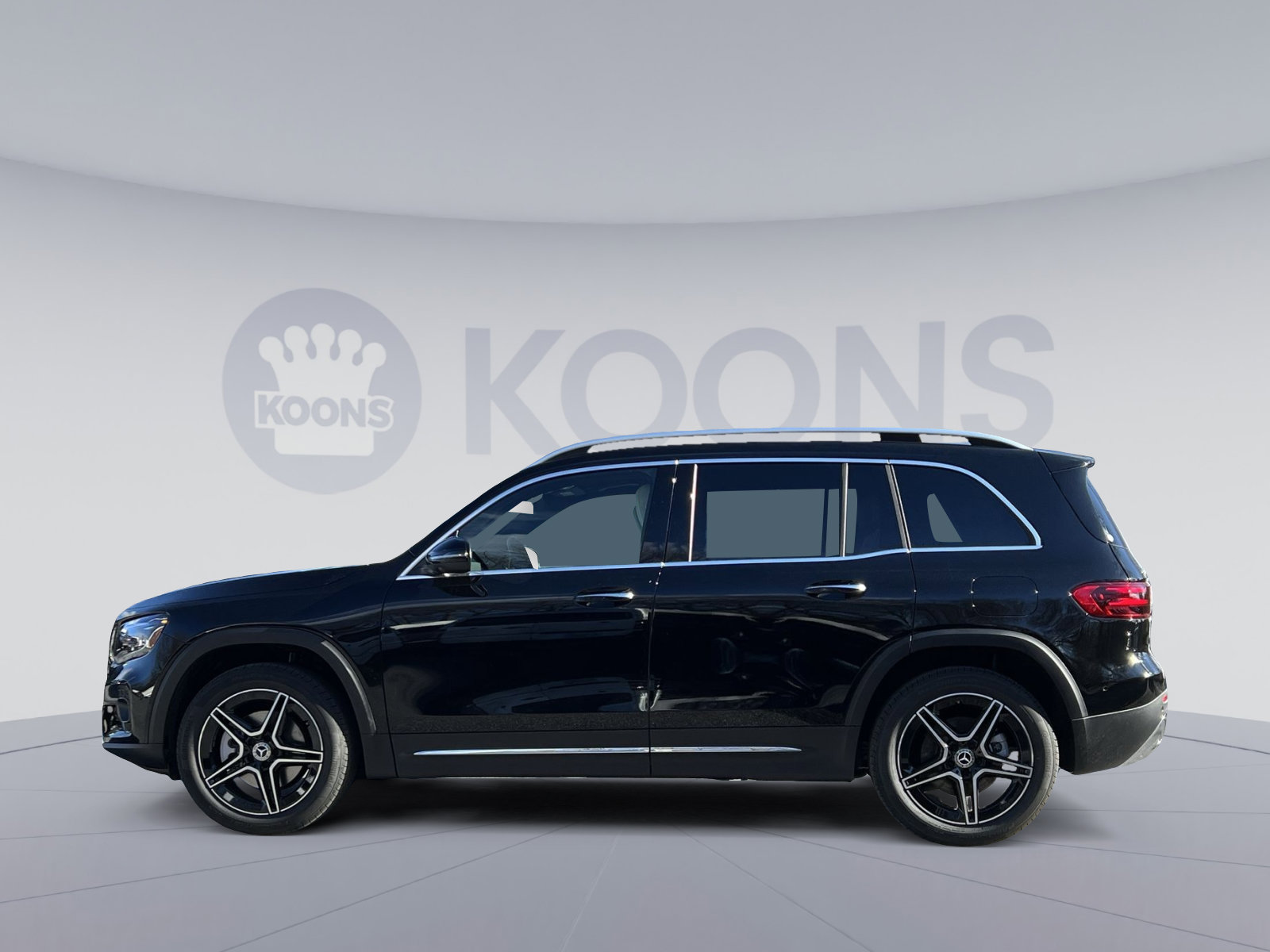 New 2026 Mercedes-Benz GLB 250 4MATIC image 2