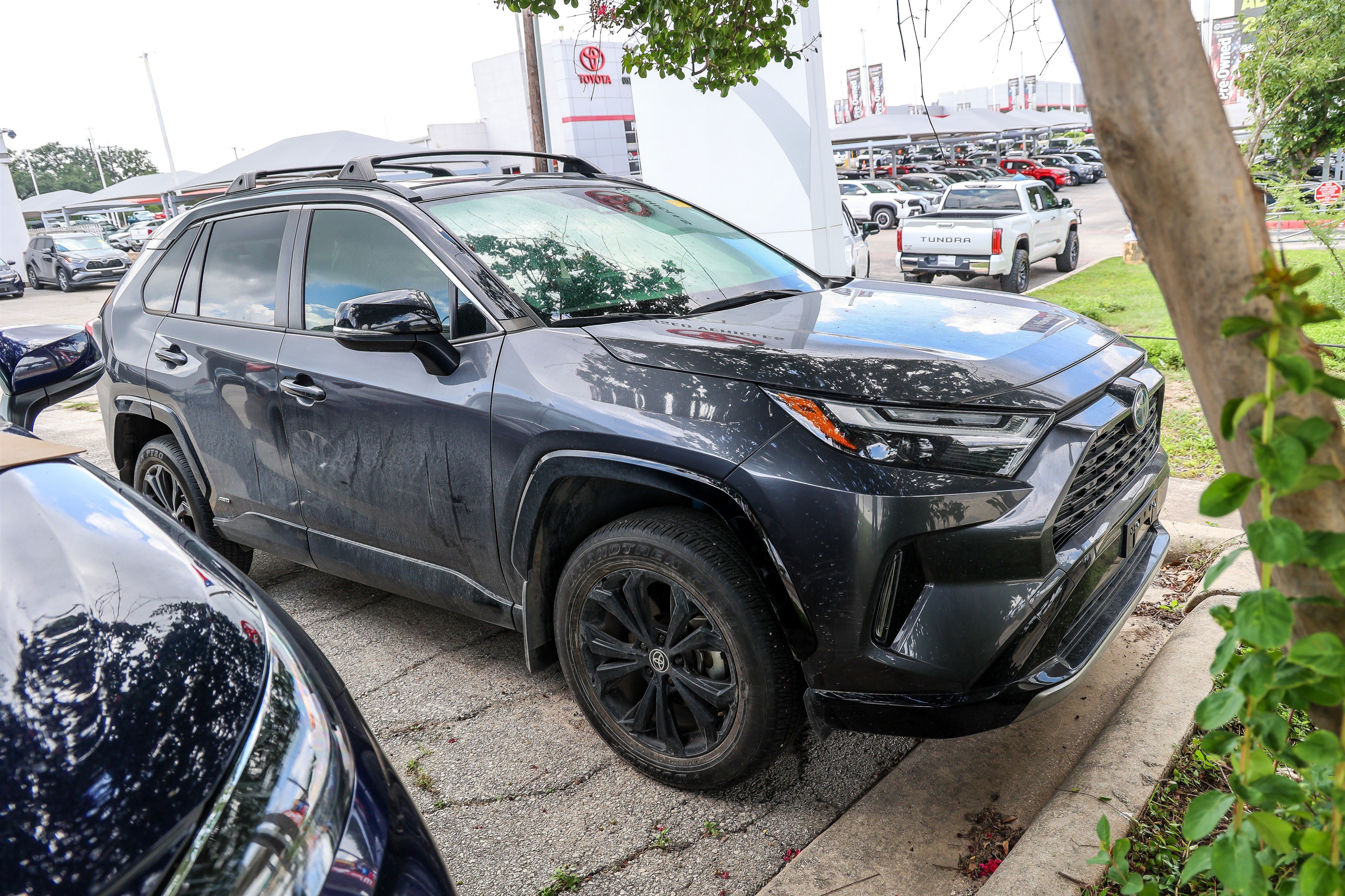 Used 2023 Toyota RAV4 XSE AWD/4WD image 6