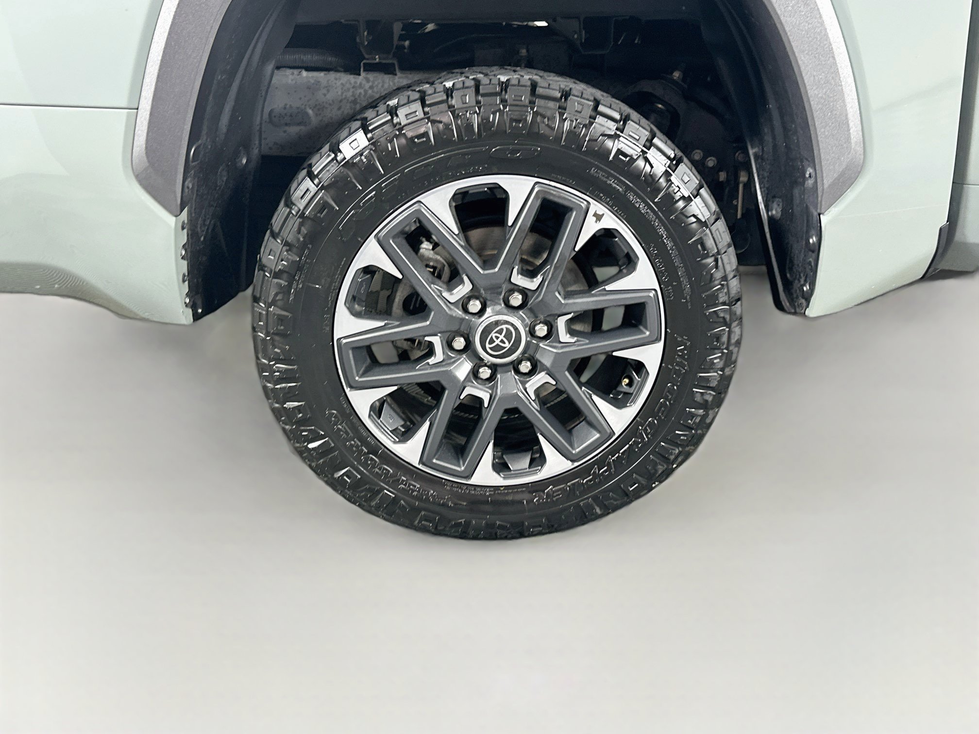 Used 2024 Toyota Tundra Limited AWD/4WD image 11