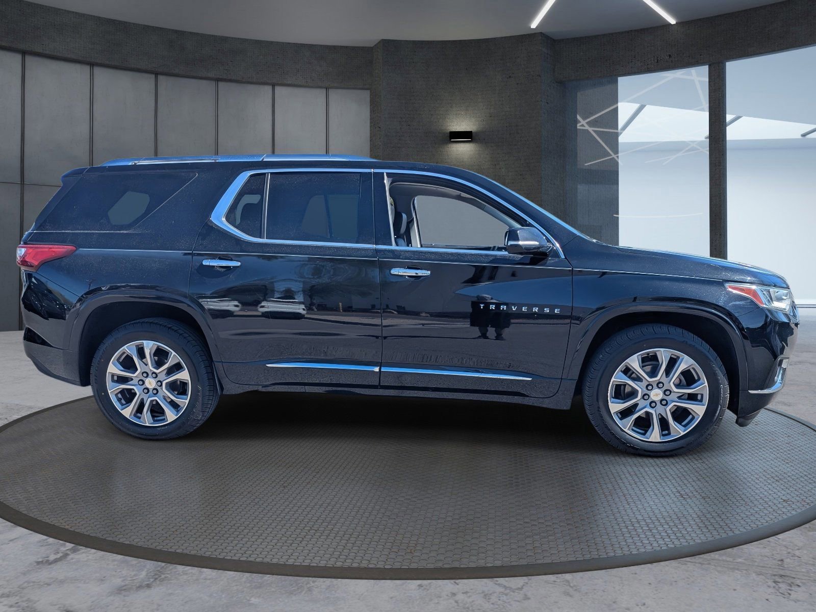 Used 2019 Chevrolet Traverse Premier w/ Driver Confidence II Package image 7