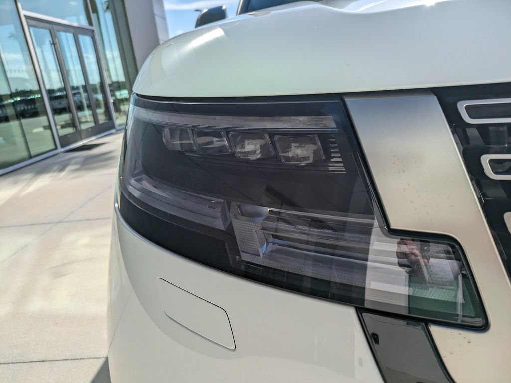 New 2026 Land Rover Range Rover SE AWD/4WD image 9