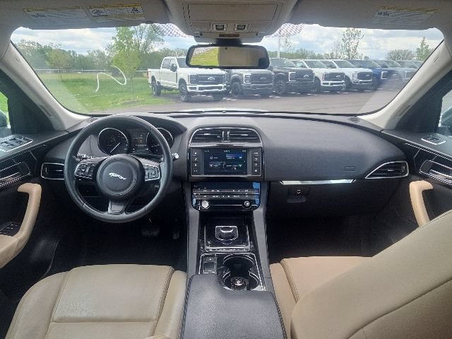 Used 2017 Jaguar F-PACE Premium AWD/4WD image 21