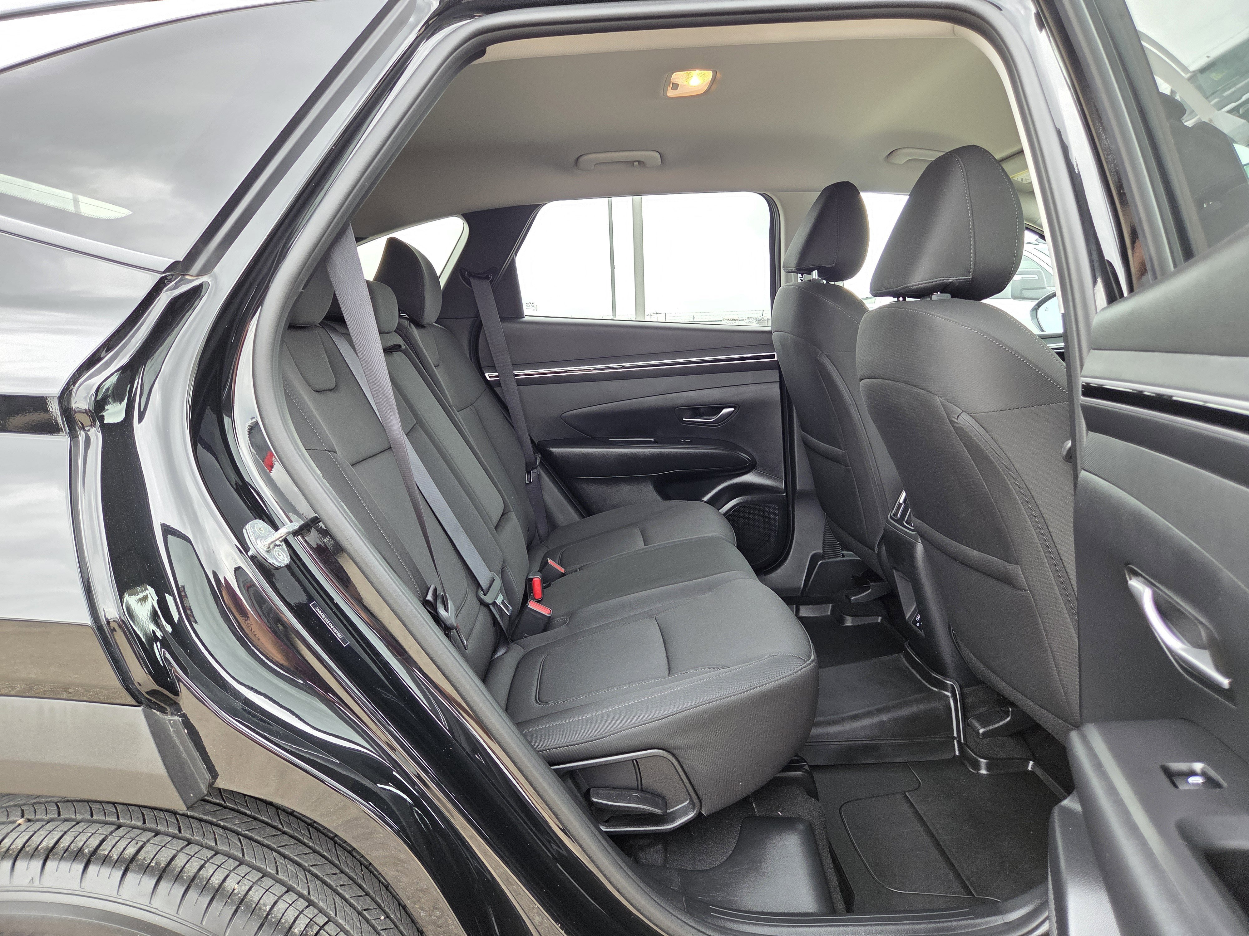 Used 2022 Hyundai Tucson SEL w/ Cargo Package FWD image 16