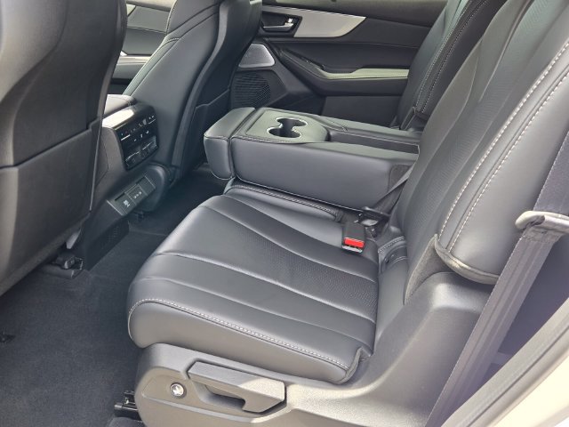 Certified 2026 Acura MDX w/ Technology Package FWD image 11
