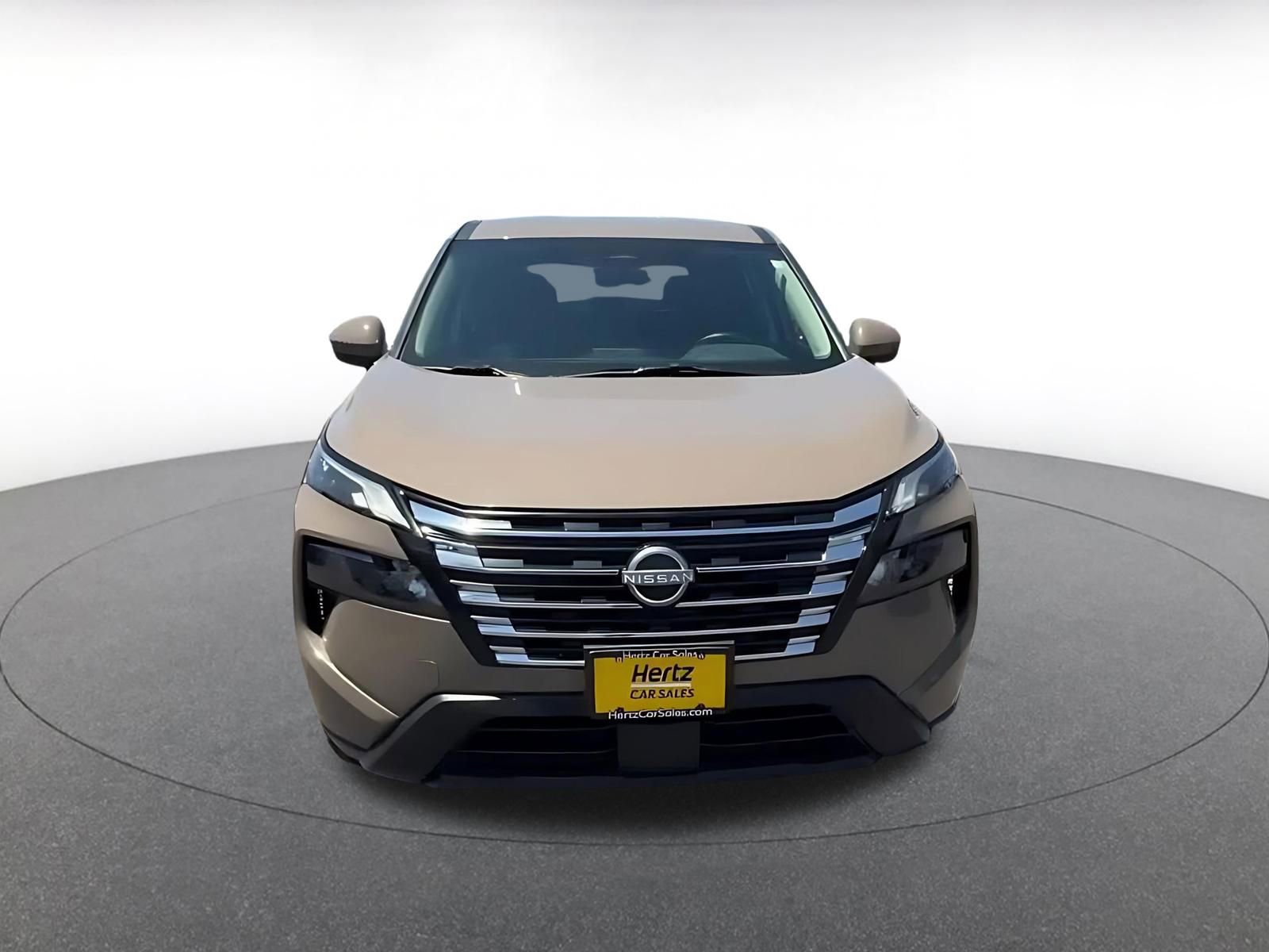 Used 2025 Nissan Rogue SV FWD image 4