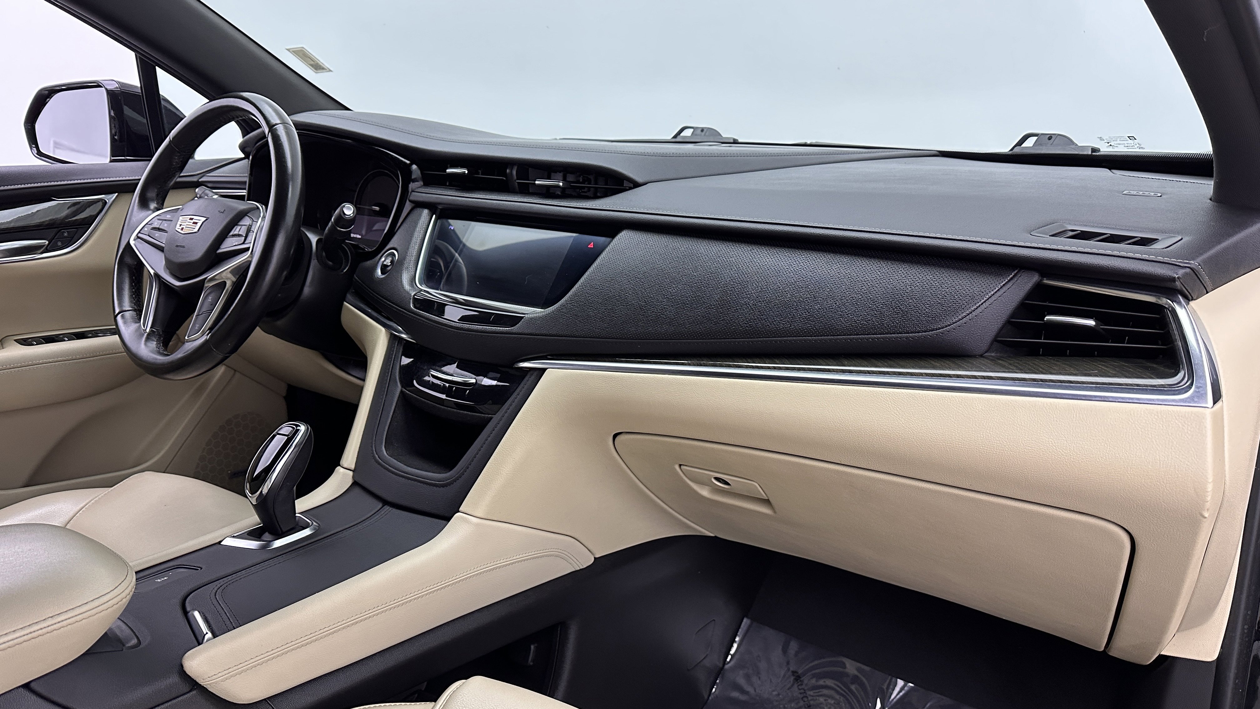 Used 2019 Cadillac XT5 FWD image 34