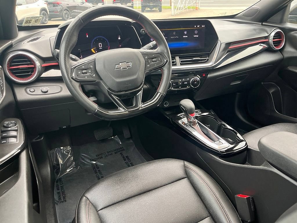 Certified 2024 Chevrolet Trax RS w/ Sunroof Package FWD image 13
