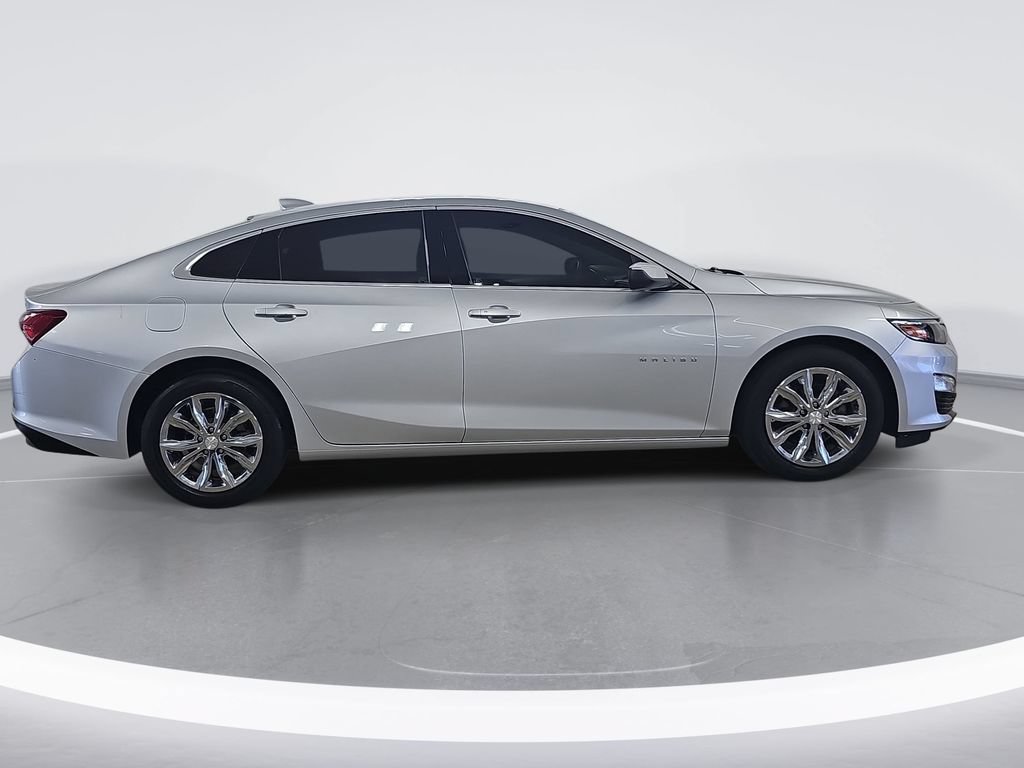 Certified 2022 Chevrolet Malibu LT FWD image 2
