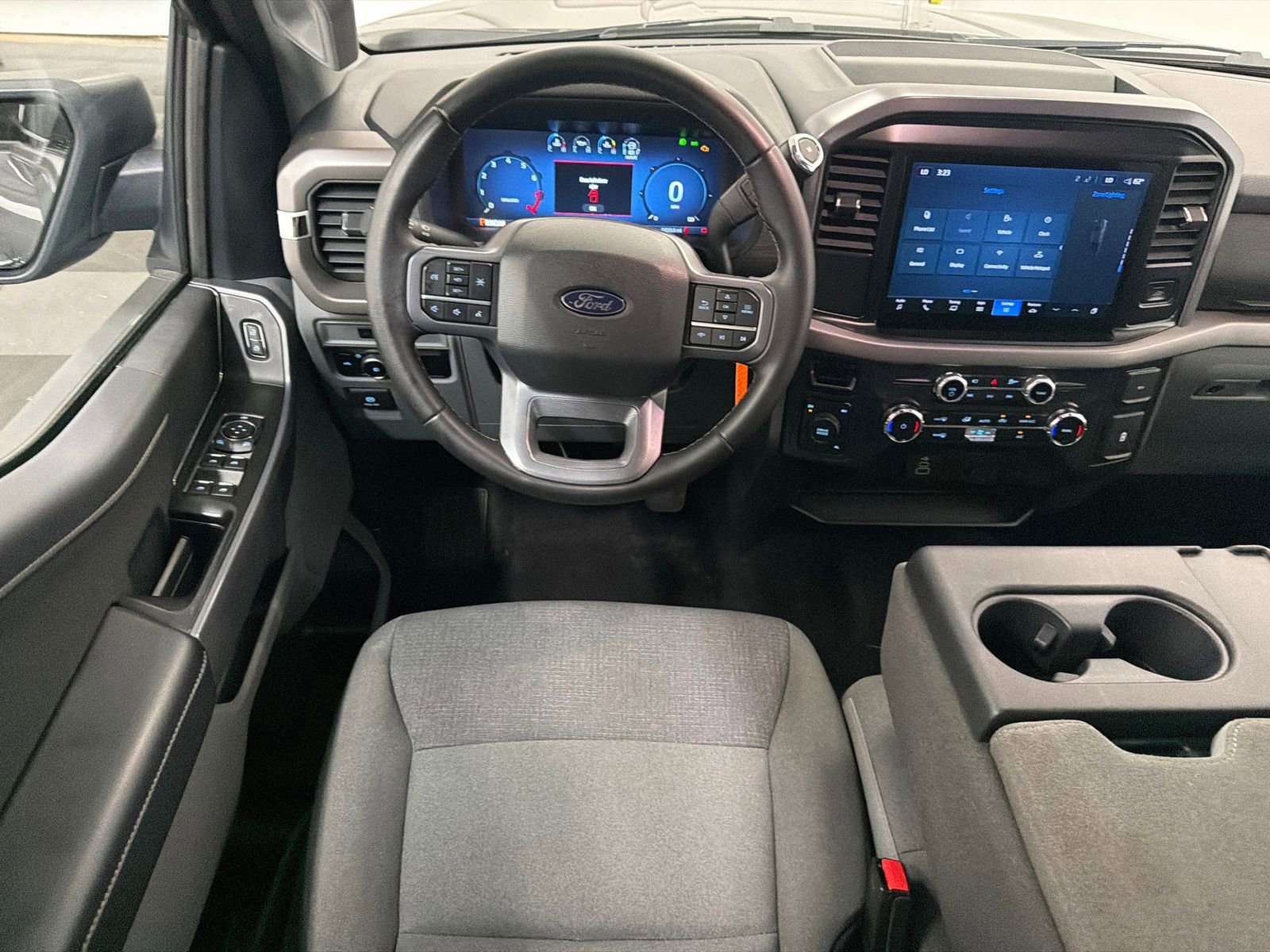 Used 2025 Ford F150 XLT w/ Equipment Group 301A Standard AWD/4WD image 19