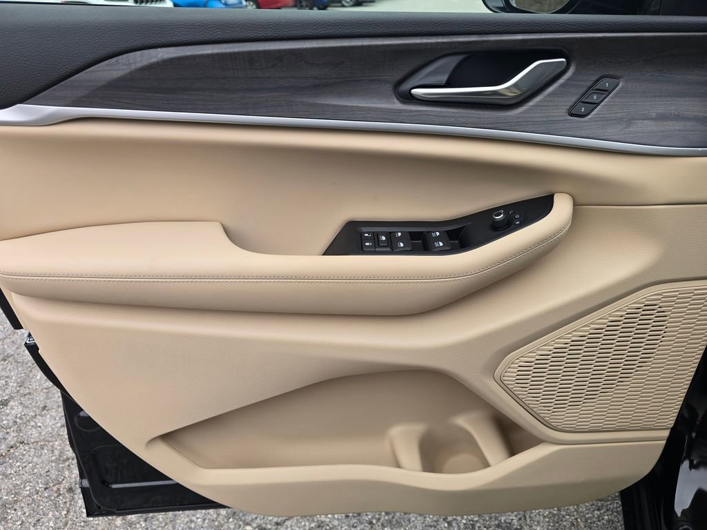 New 2025 Jeep Grand Cherokee Limited image 38