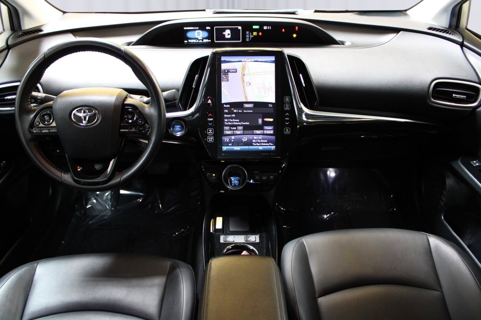 Used 2021 Toyota Prius Prime XLE FWD image 2