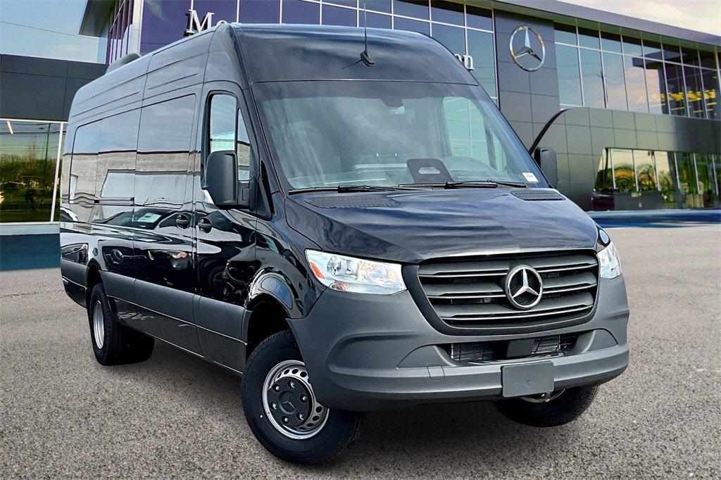 New 2025 Mercedes-Benz Sprinter 4500 video 1