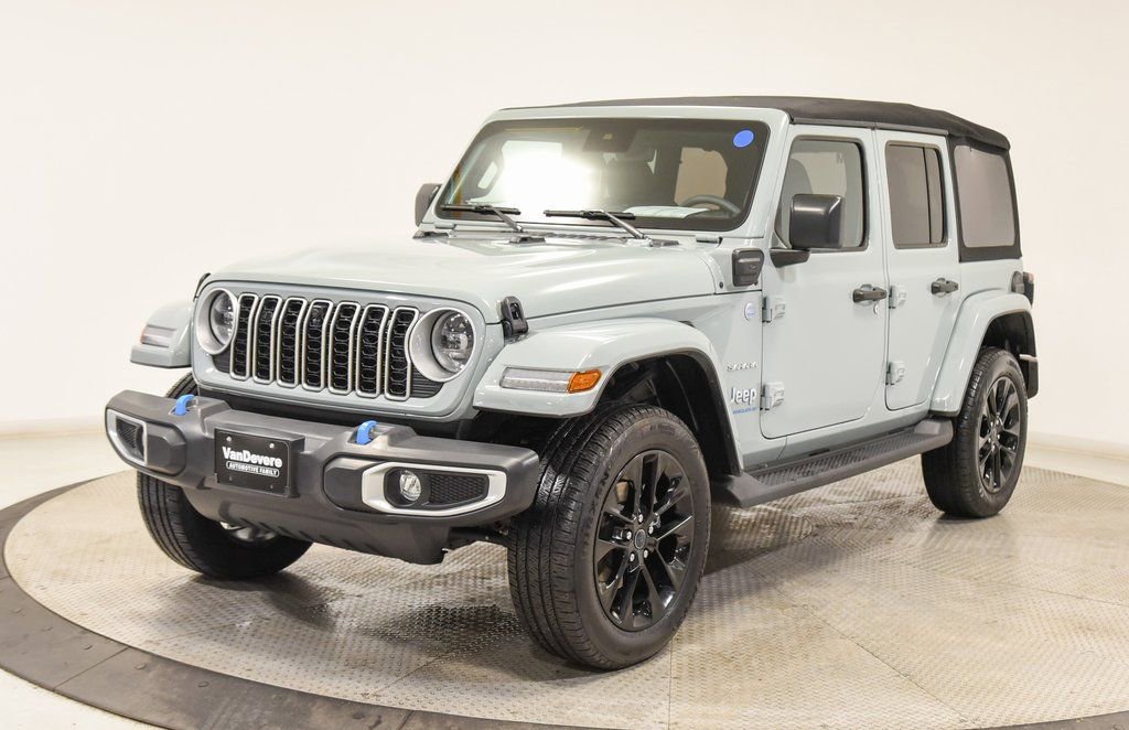 Used 2024 Jeep Wrangler Unlimited Sahara w/ Technology Group image 6