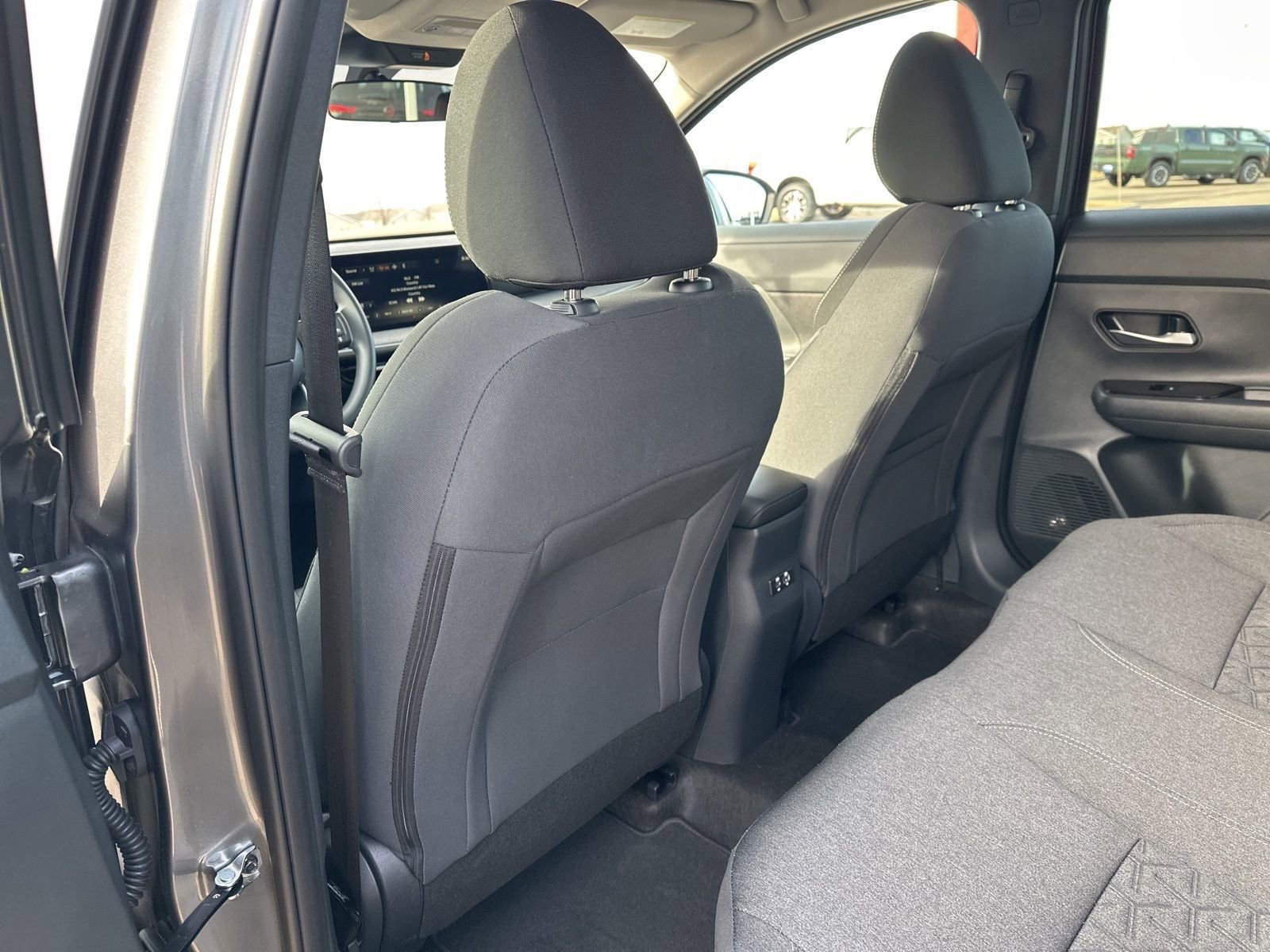 Used 2025 Nissan Kicks SV w/ Charging Package AWD/4WD image 18