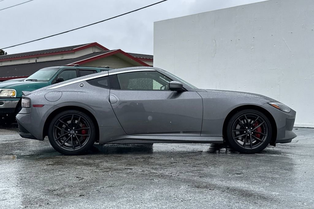Used 2025 Nissan Z Performance w/ Floor Mat Package image 2