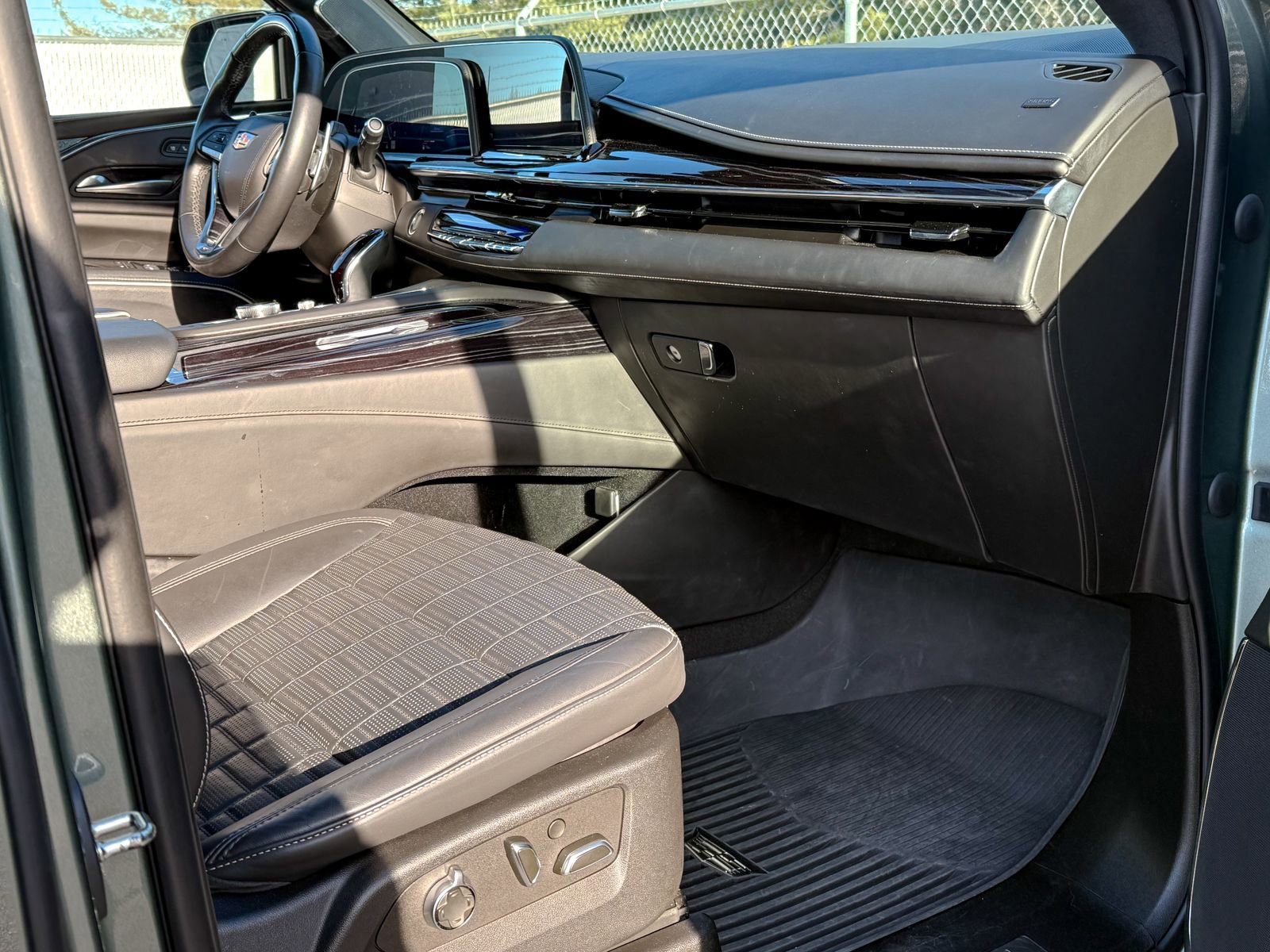 Used 2023 Cadillac Escalade V image 10