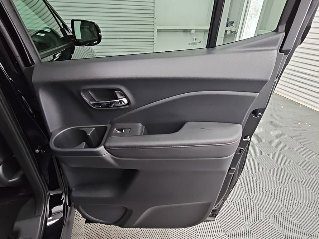 New 2026 Honda Ridgeline Black Edition image 37