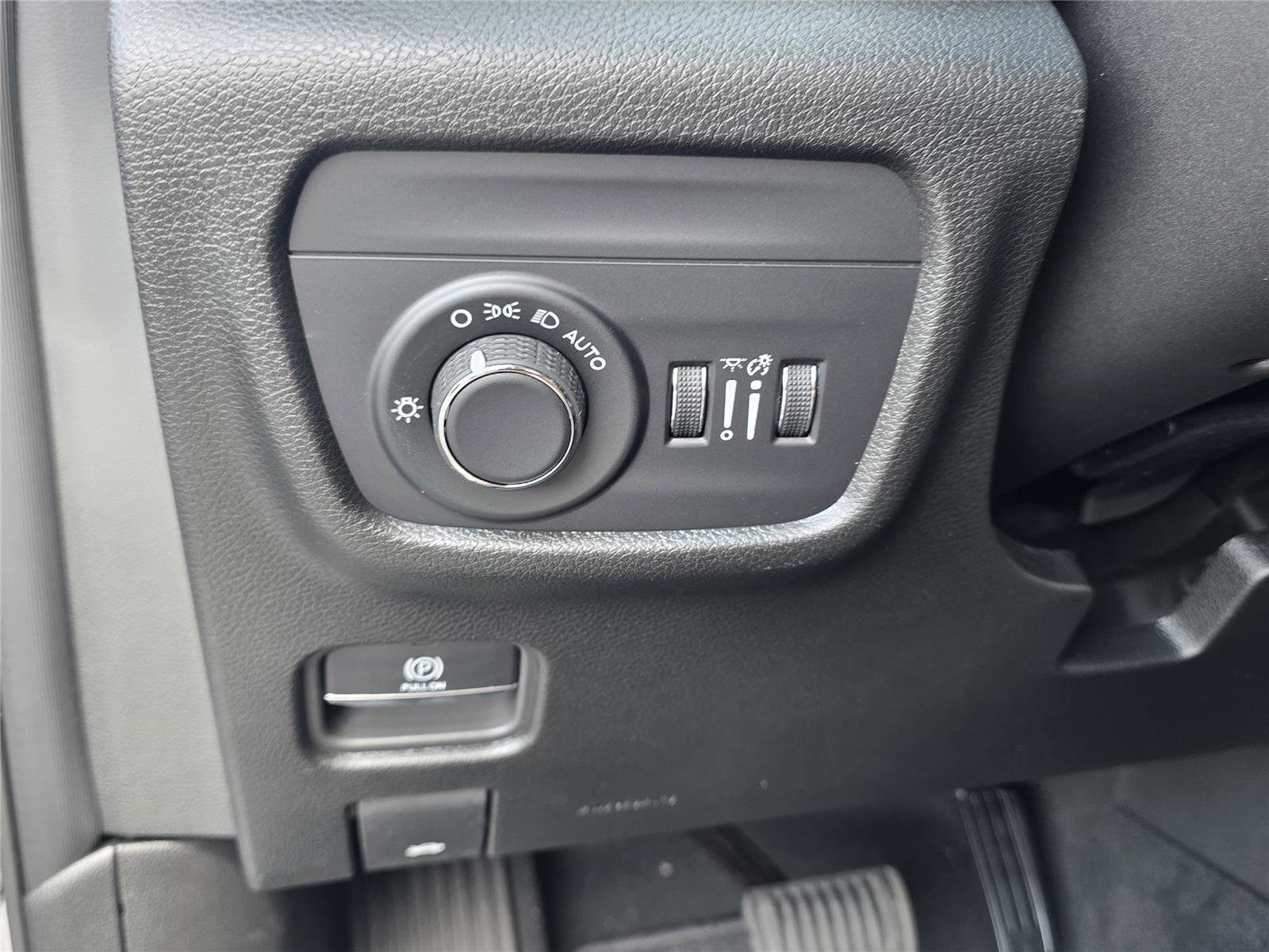 New 2025 Jeep Grand Cherokee L Altitude image 25