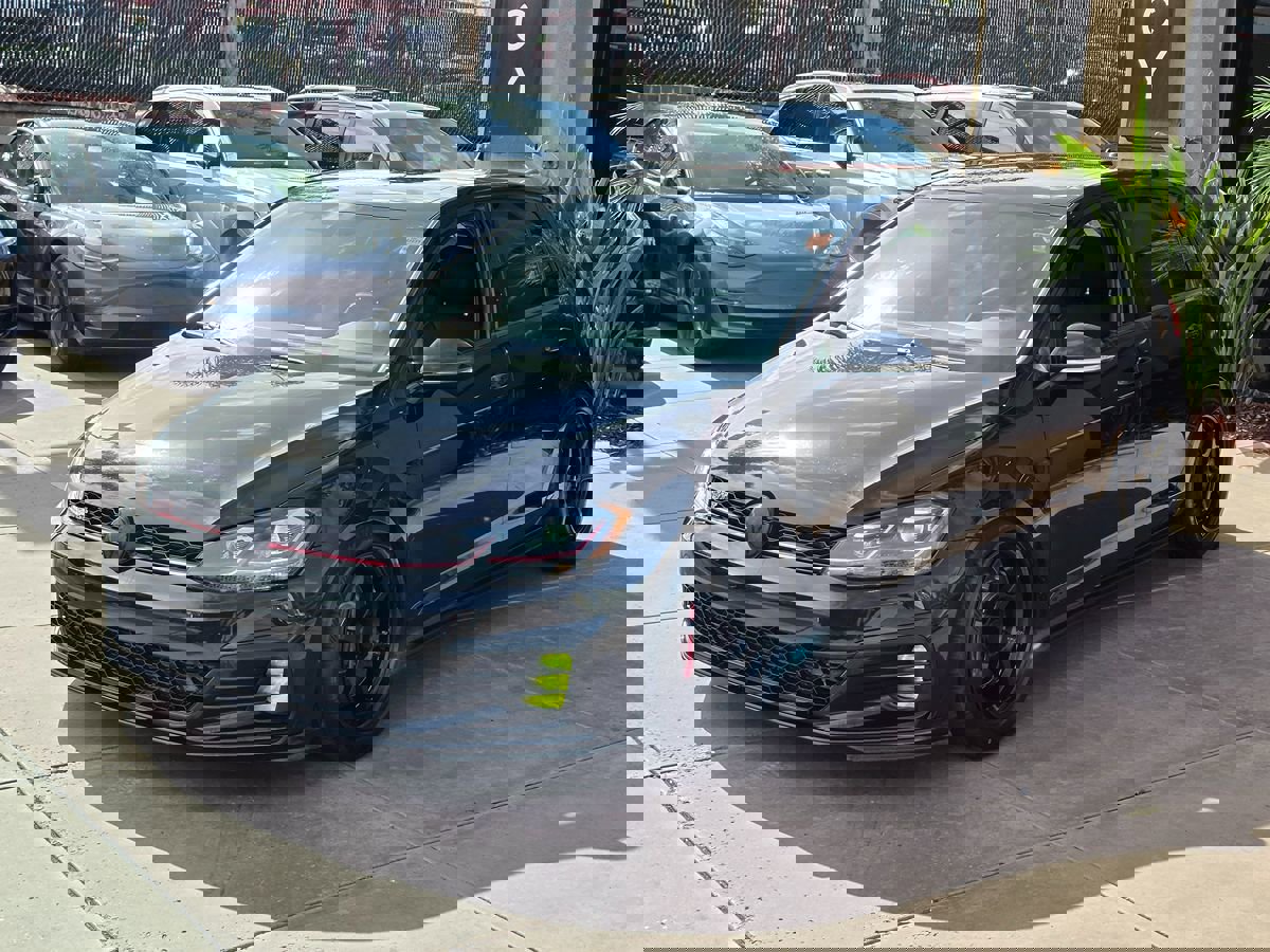 Used 2021 Volkswagen GTI SE image 7