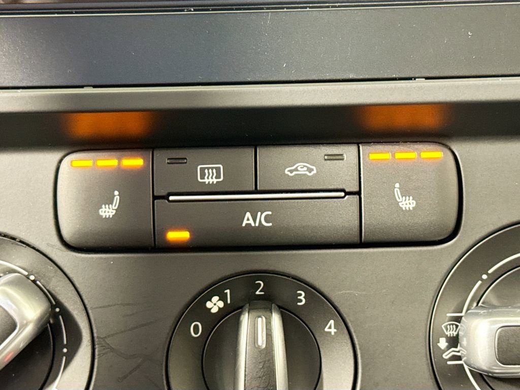 Used 2018 Volkswagen Jetta SE FWD image 20
