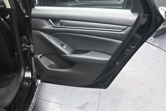 Used 2018 Honda Accord EX image 21