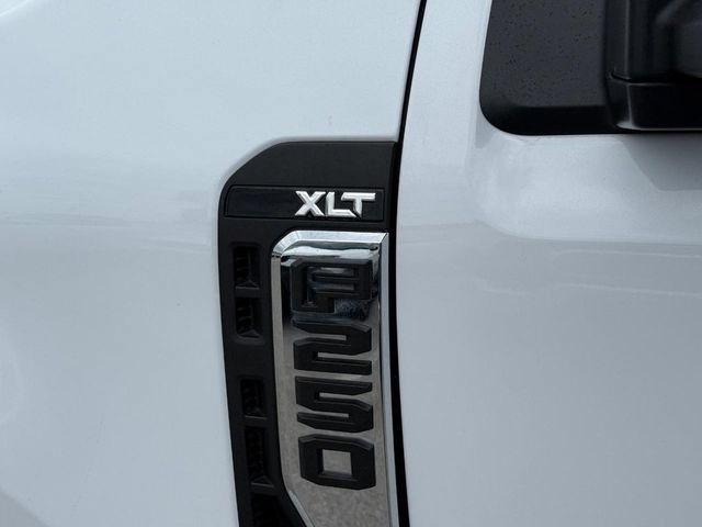 Used 2025 Ford F250 XLT AWD/4WD image 9