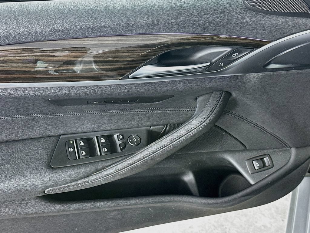 Used 2020 BMW 530i RWD image 25