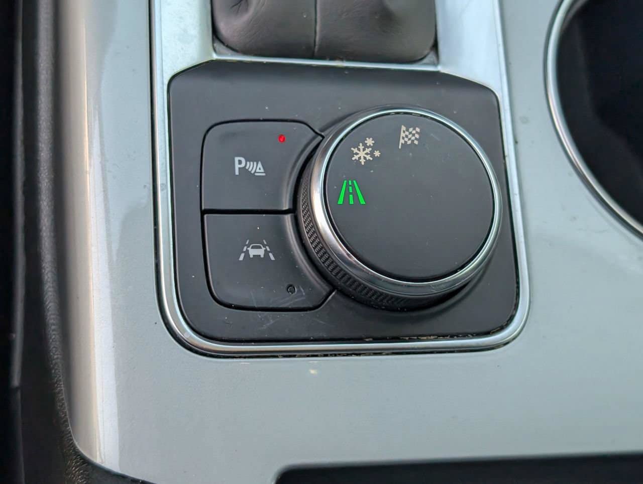 Used 2024 Chevrolet Blazer LT w/ Driver Confidence Package FWD image 19