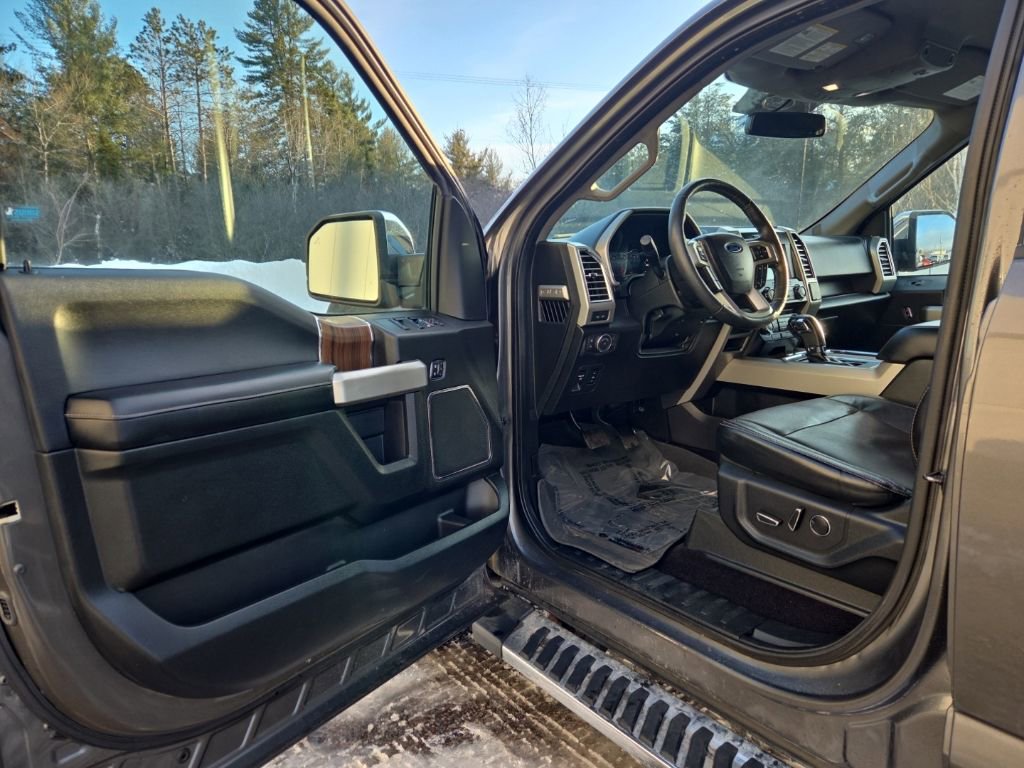 Used 2016 Ford F150 Lariat image 10