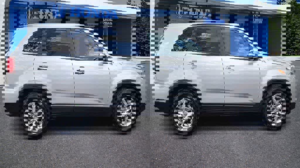 Used 2014 Kia Sorento LX image 9