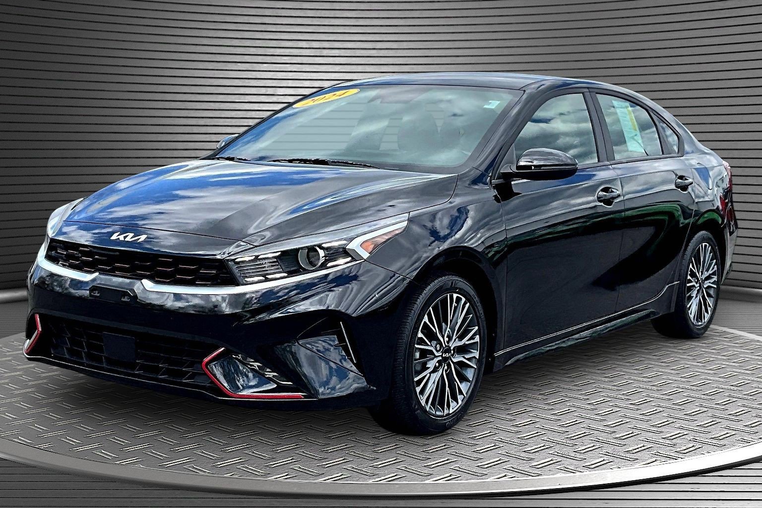 Used 2024 Kia Forte GT-Line FWD image 3