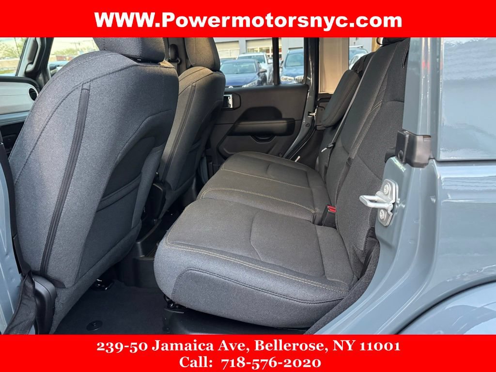Used 2025 Jeep Wrangler Unlimited Sahara w/ Safety Group AWD/4WD image 24