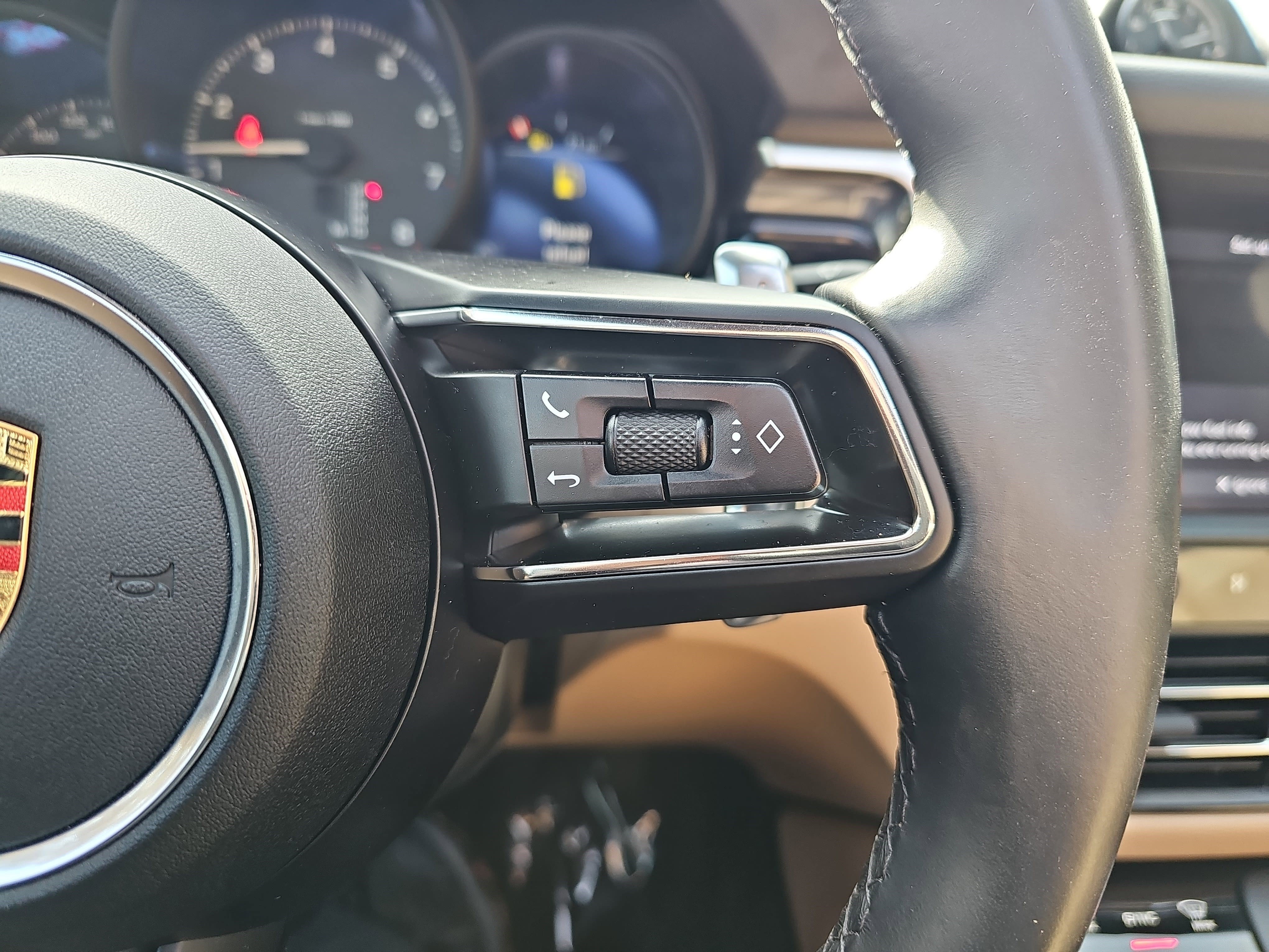 Used 2024 Porsche Macan image 19