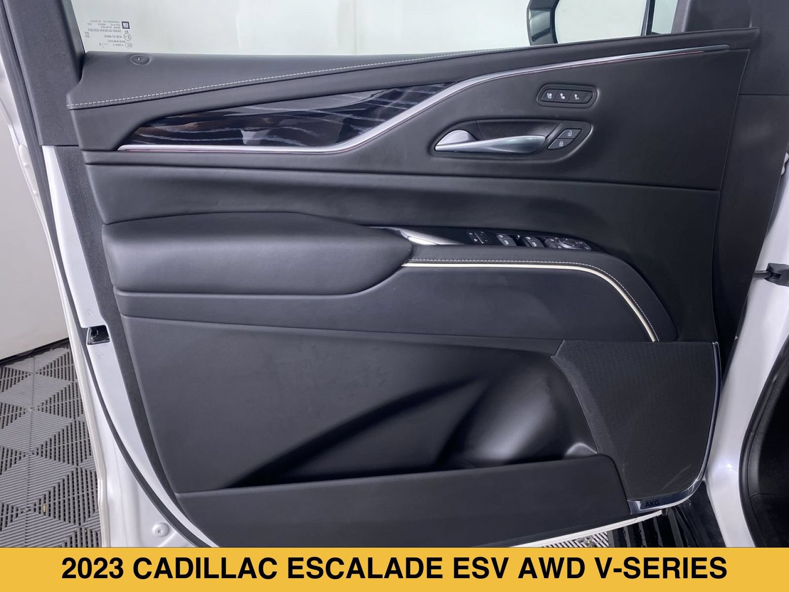 Certified 2023 Cadillac Escalade ESV V AWD/4WD image 13