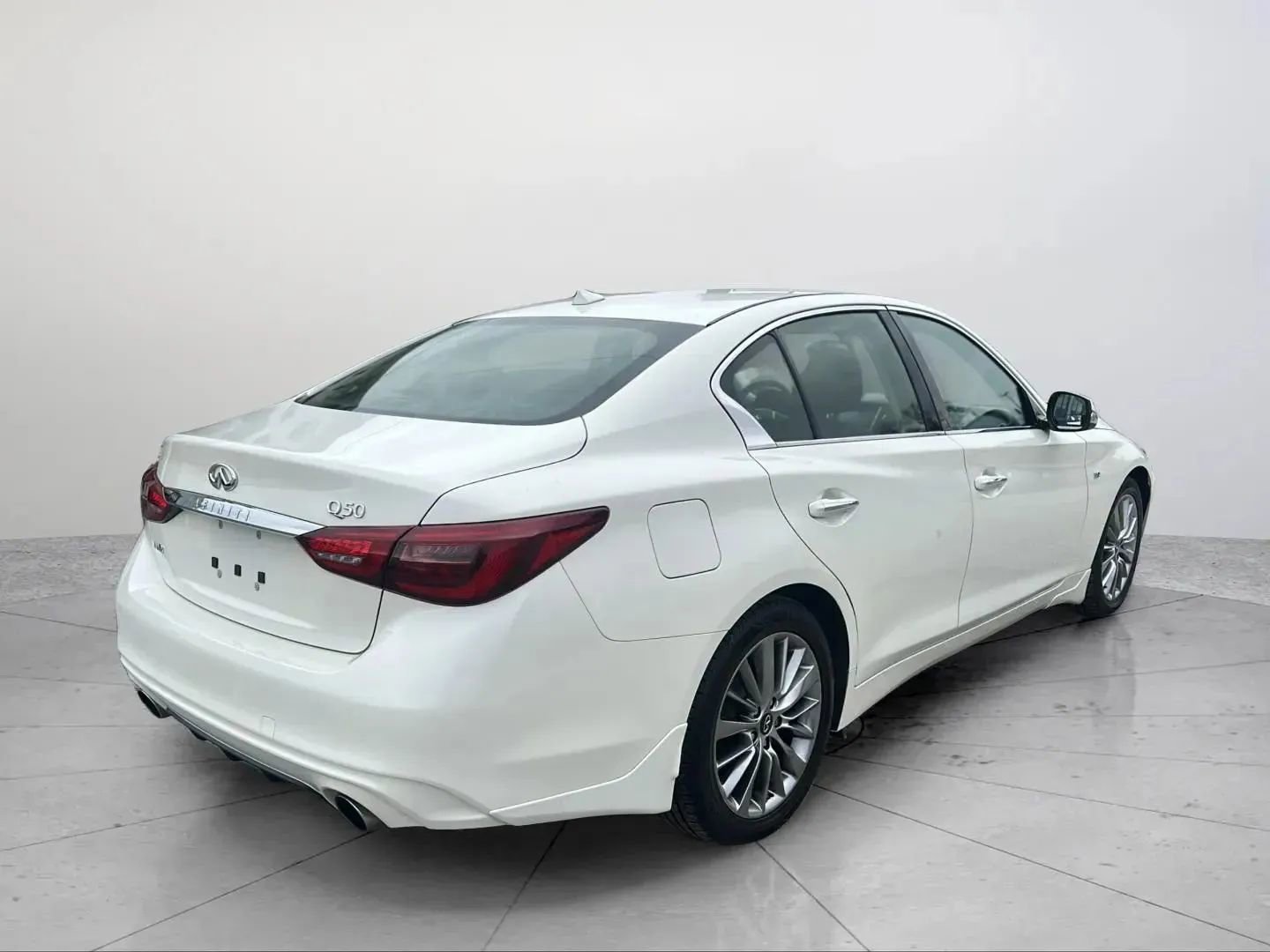 Used 2019 INFINITI Q50 Luxe w/ Essential Package (3.0T Luxe) AWD/4WD image 13